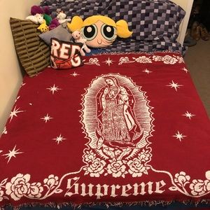 Supreme Throw Blanket